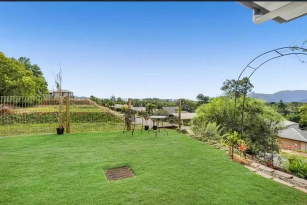 Tranquil Paradise - Whole Home - With Views! King And Queen Beds Cairns